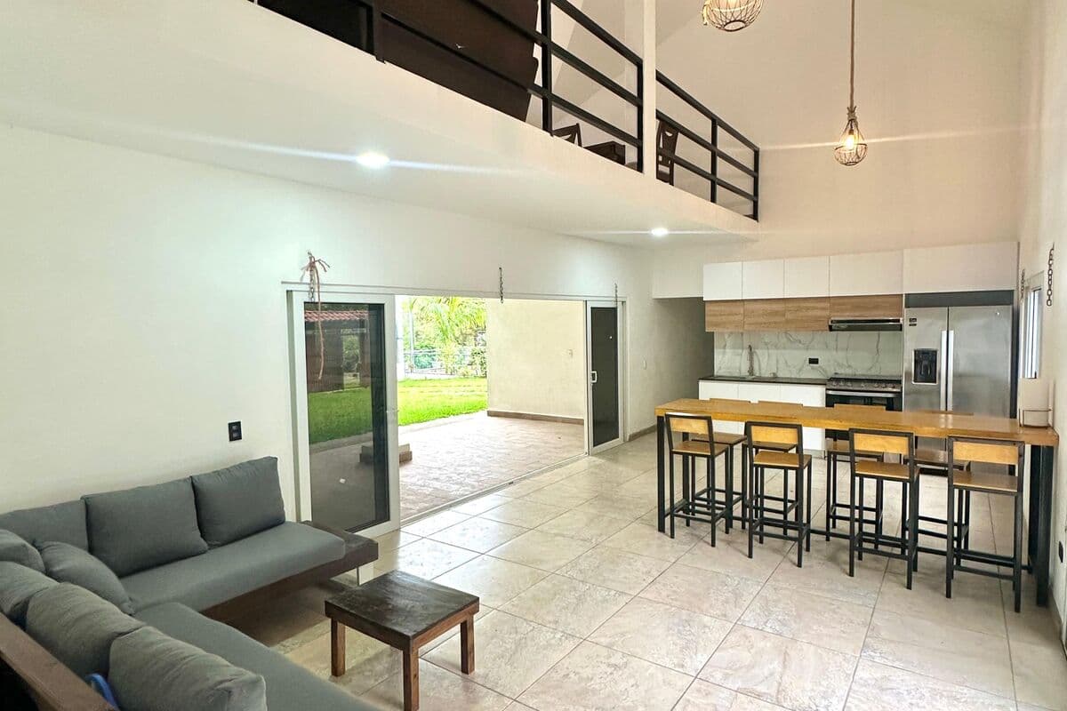 Cómo construir tu casa en El Salvador viviendo en USA: guía completa 2026
