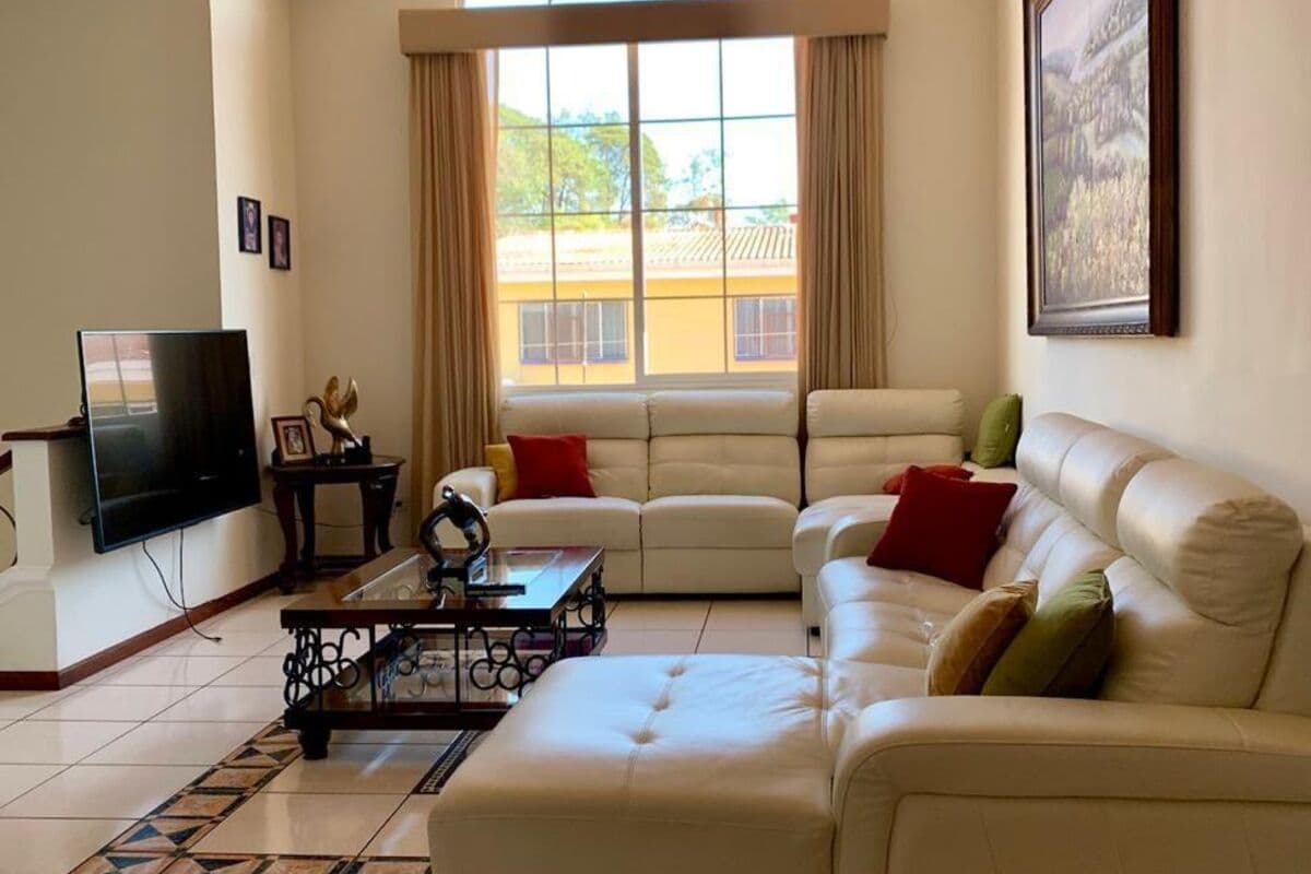 Casa Cumbres de Cuscatlán